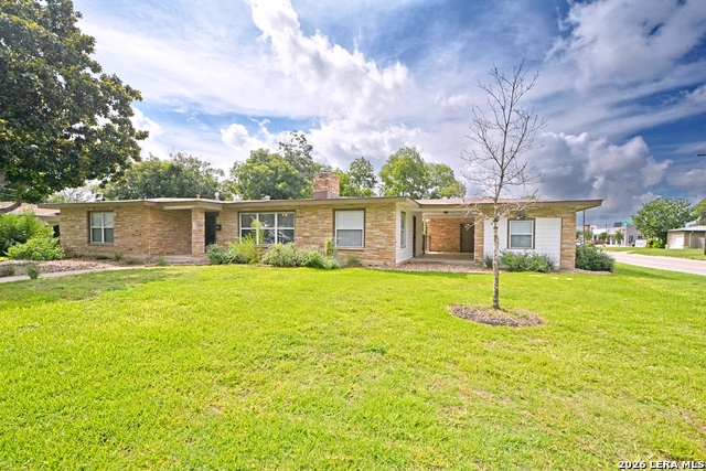 Image 2 of 47 For 671 Merriweather St W