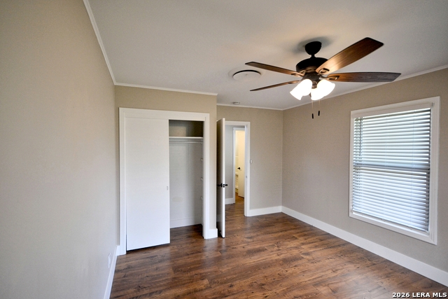 Image 23 of 47 For 671 Merriweather St W