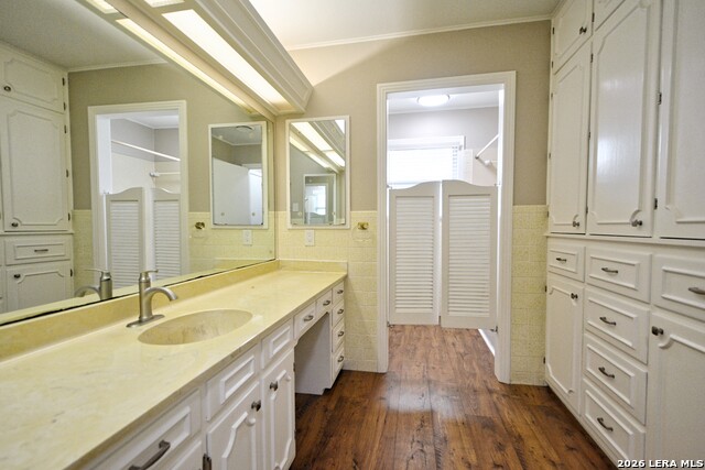 Image 25 of 47 For 671 Merriweather St W