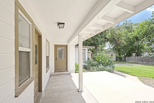 Image 38 of 47 For 671 Merriweather St W