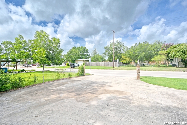 Image 43 of 47 For 671 Merriweather St W