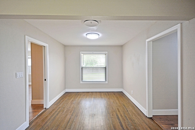 Image 7 of 47 For 671 Merriweather St W