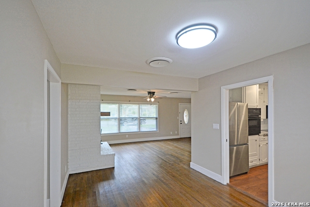 Image 8 of 47 For 671 Merriweather St W