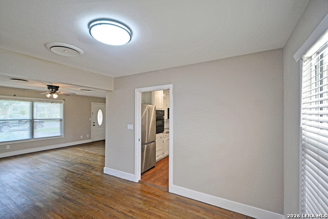 Image 9 of 47 For 671 Merriweather St W