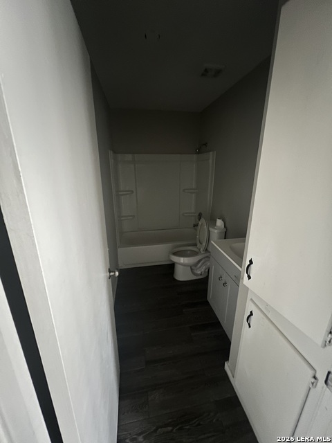 Image 3 of 4 For 1202 Formosa W 3