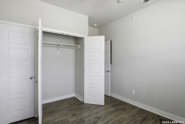 Image 17 of 25 For 711 Frio S 1203