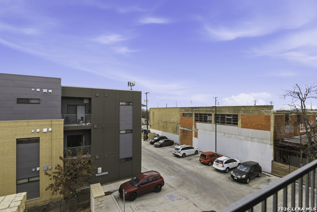 Image 19 of 25 For 711 Frio S 1203