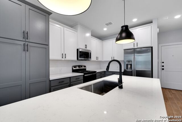 Image 12 of 43 For 13709 Giovannis Garden