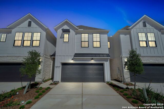 Image 3 of 43 For 13709 Giovannis Garden