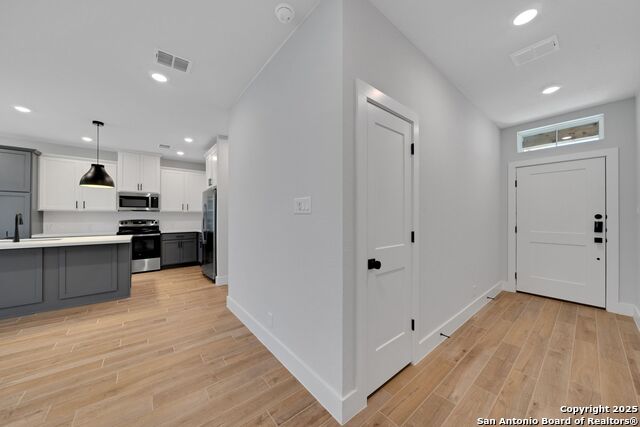 Image 4 of 43 For 13709 Giovannis Garden