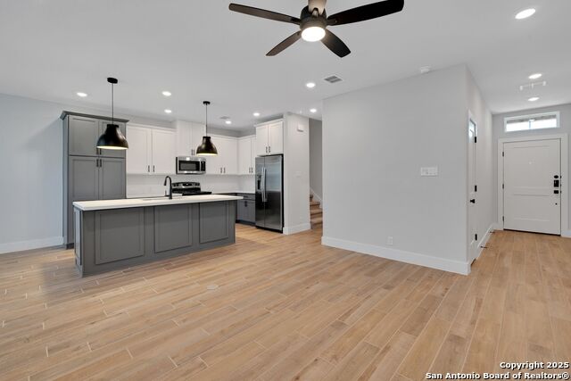 Image 7 of 43 For 13709 Giovannis Garden