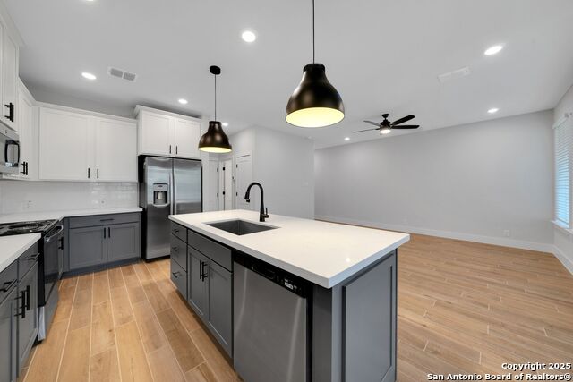 Image 9 of 43 For 13709 Giovannis Garden