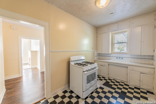 Image 12 of 21 For 327 Eleanor  1