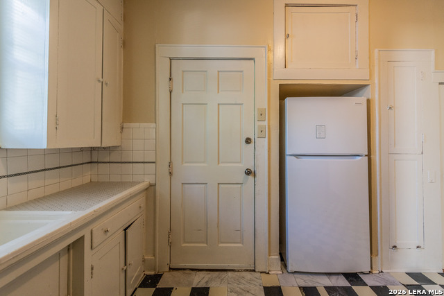 Image 15 of 21 For 327 Eleanor  1