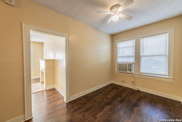 Image 17 of 21 For 327 Eleanor  1