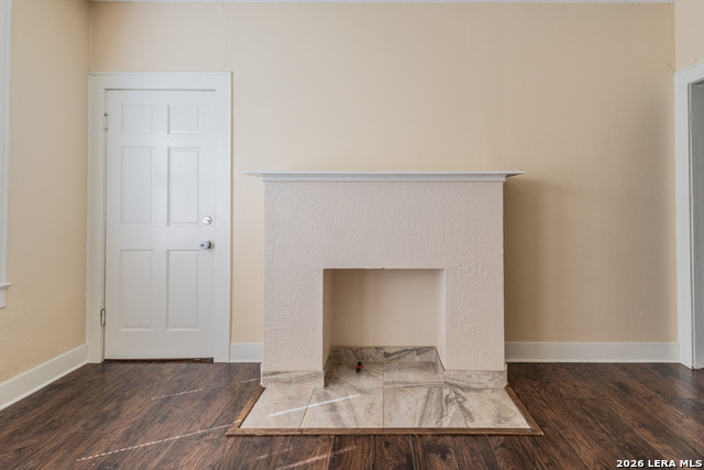 Image 20 of 21 For 327 Eleanor  1