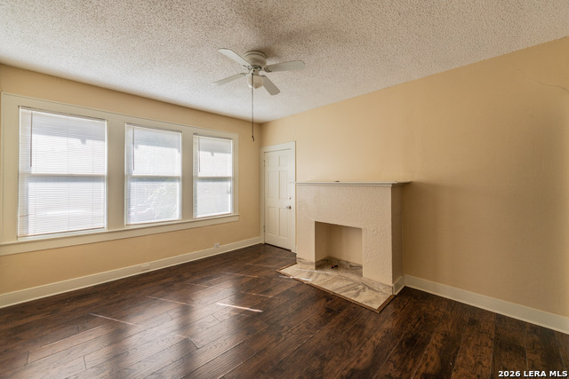 Image 3 of 21 For 327 Eleanor  1