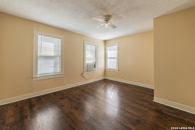 Image 4 of 21 For 327 Eleanor  1