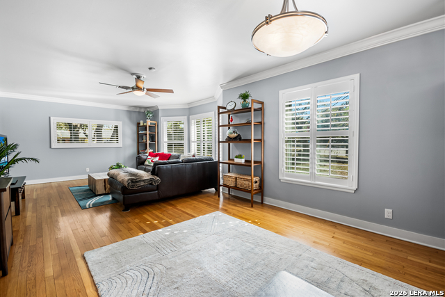 Listing photo id 14 for 203 Laramie Dr