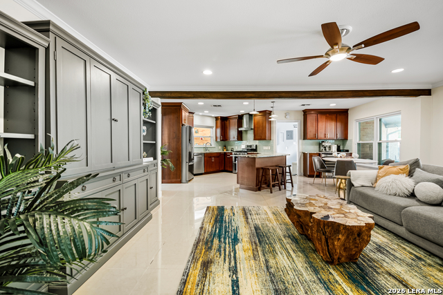 Listing photo id 15 for 203 Laramie Dr