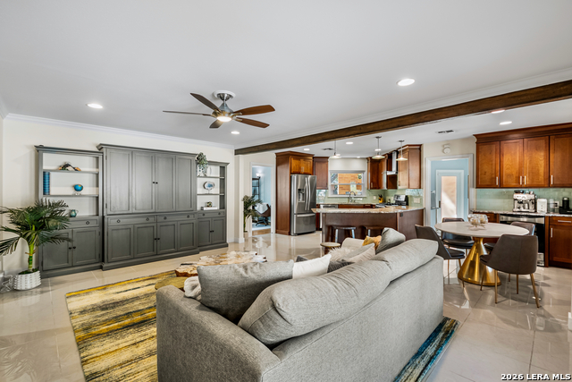 Listing photo id 16 for 203 Laramie Dr