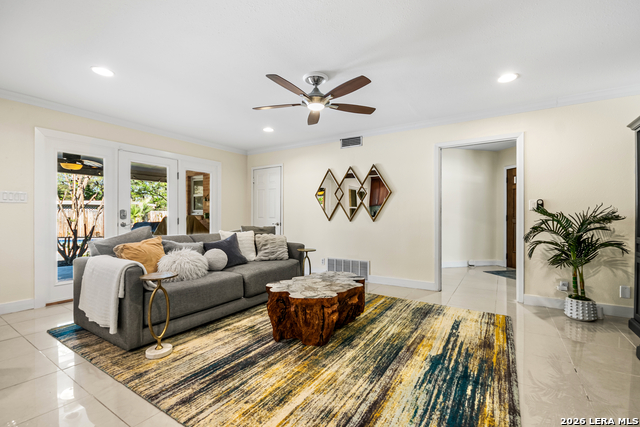 Listing photo id 18 for 203 Laramie Dr