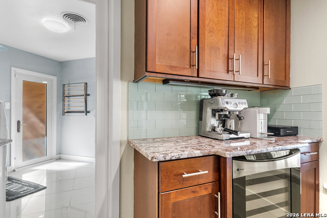 Listing photo id 25 for 203 Laramie Dr