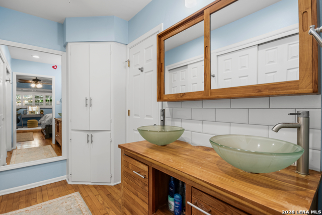 Listing photo id 31 for 203 Laramie Dr