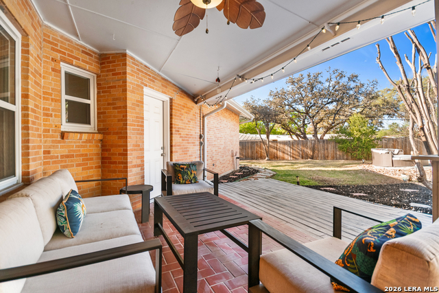 Listing photo id 39 for 203 Laramie Dr