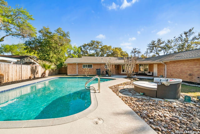 Listing photo id 41 for 203 Laramie Dr