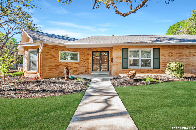 Listing photo id 3 for 203 Laramie Dr