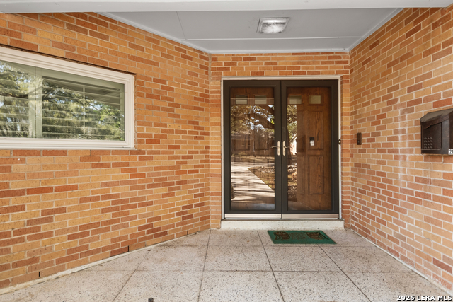 Listing photo id 6 for 203 Laramie Dr