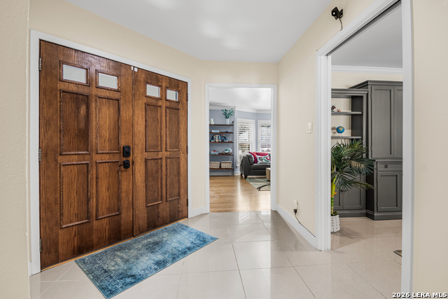 Listing photo id 7 for 203 Laramie Dr