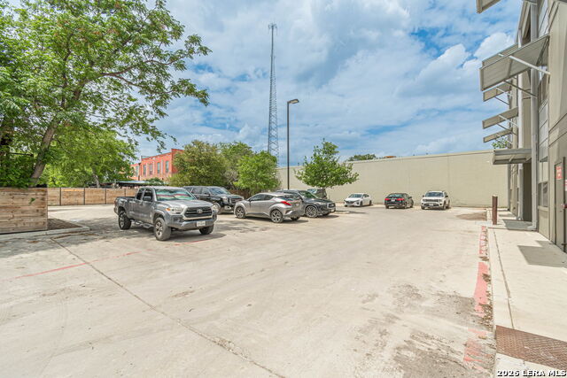 Image 30 of 31 For 711 Frio S 1301