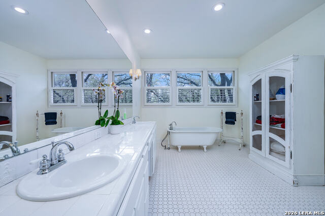 Listing photo id 28 for 15906 Nw Military Hwy