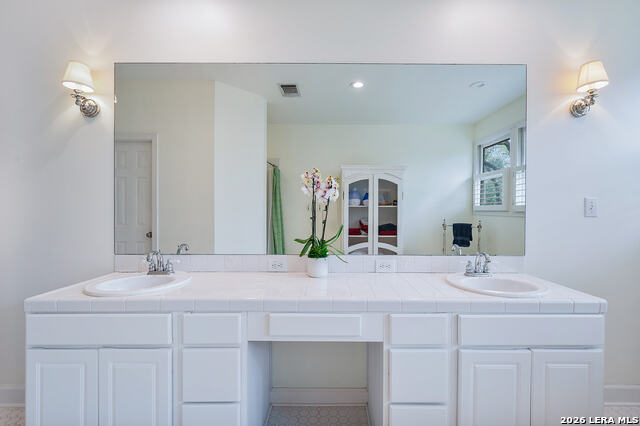 Listing photo id 29 for 15906 Nw Military Hwy