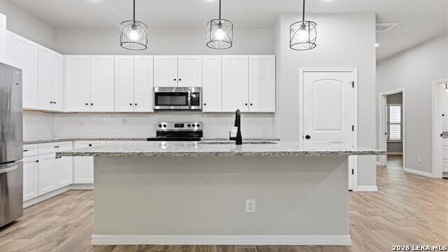 Image 12 of 34 For 728 Crestview