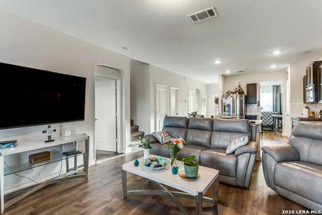 Image 3 of 33 For 268 Cuban Emerald