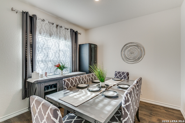 Image 8 of 33 For 268 Cuban Emerald