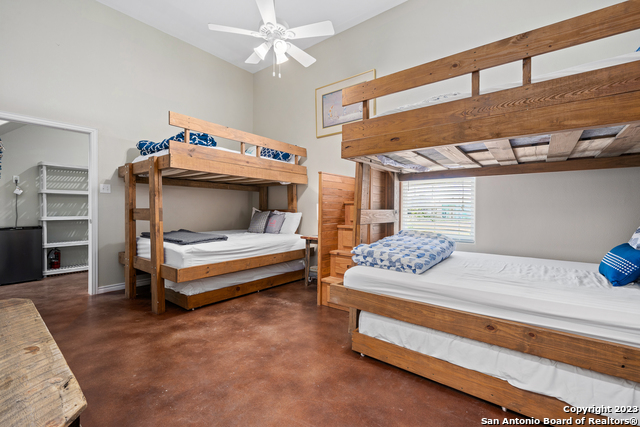 Image 32 of 61 For 2001-2003 S Doughty