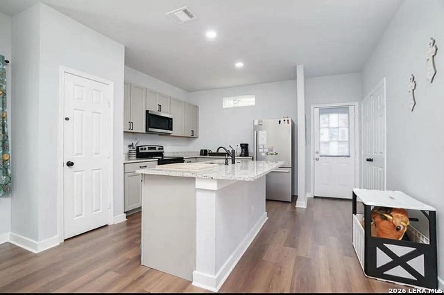 Image 3 of 5 For 422 K St Unit 103