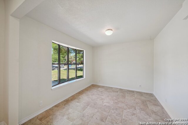 Image 10 of 25 For 407 Haverford Dr