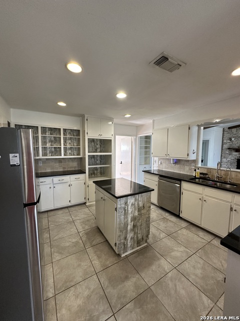 Image 6 of 12 For 211 Uecker  