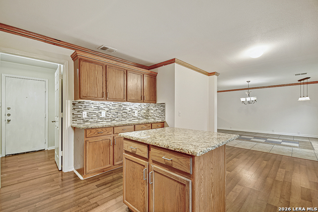 Listing photo id 12 for 3115 Arkansas Oak