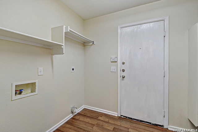 Listing photo id 13 for 3115 Arkansas Oak