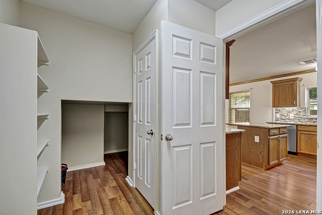 Listing photo id 14 for 3115 Arkansas Oak