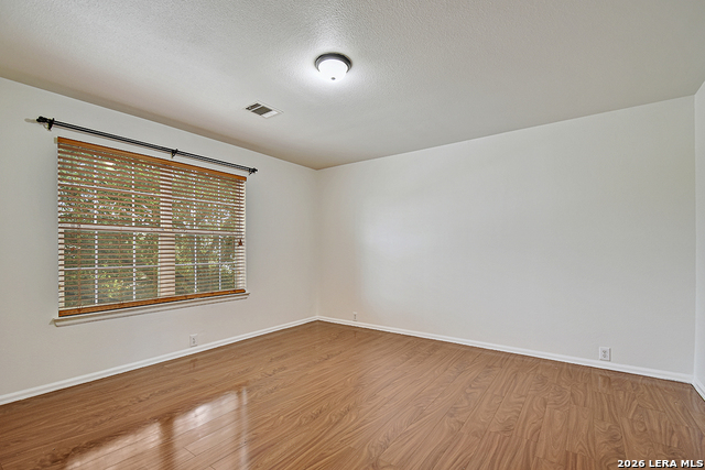 Listing photo id 22 for 3115 Arkansas Oak