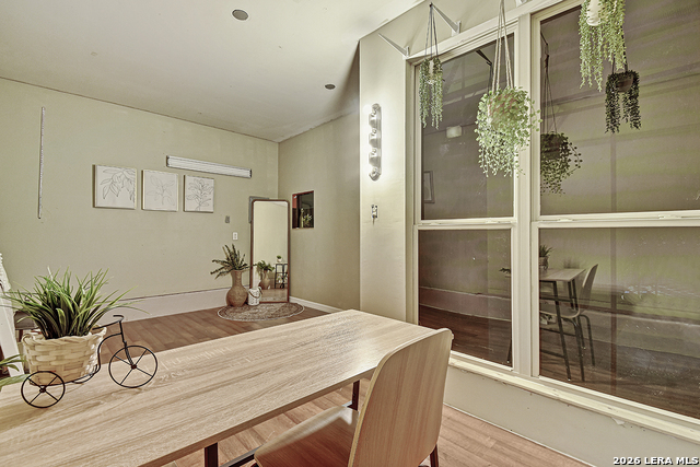 Listing photo id 26 for 3115 Arkansas Oak