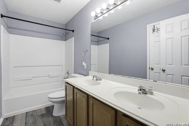 Image 23 of 26 For 2710 Middleground