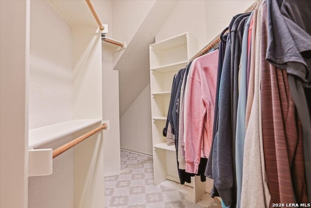 Image 16 of 30 For 13404 Shelbritt